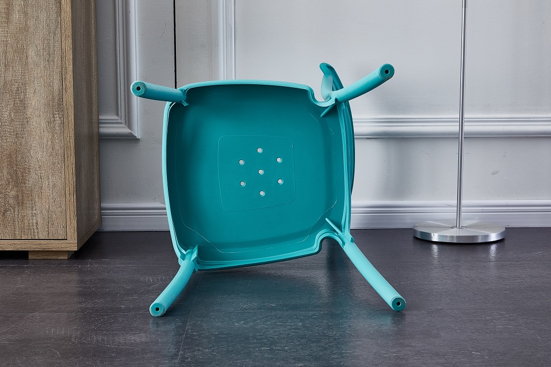 Silla con respaldo cruzado 22