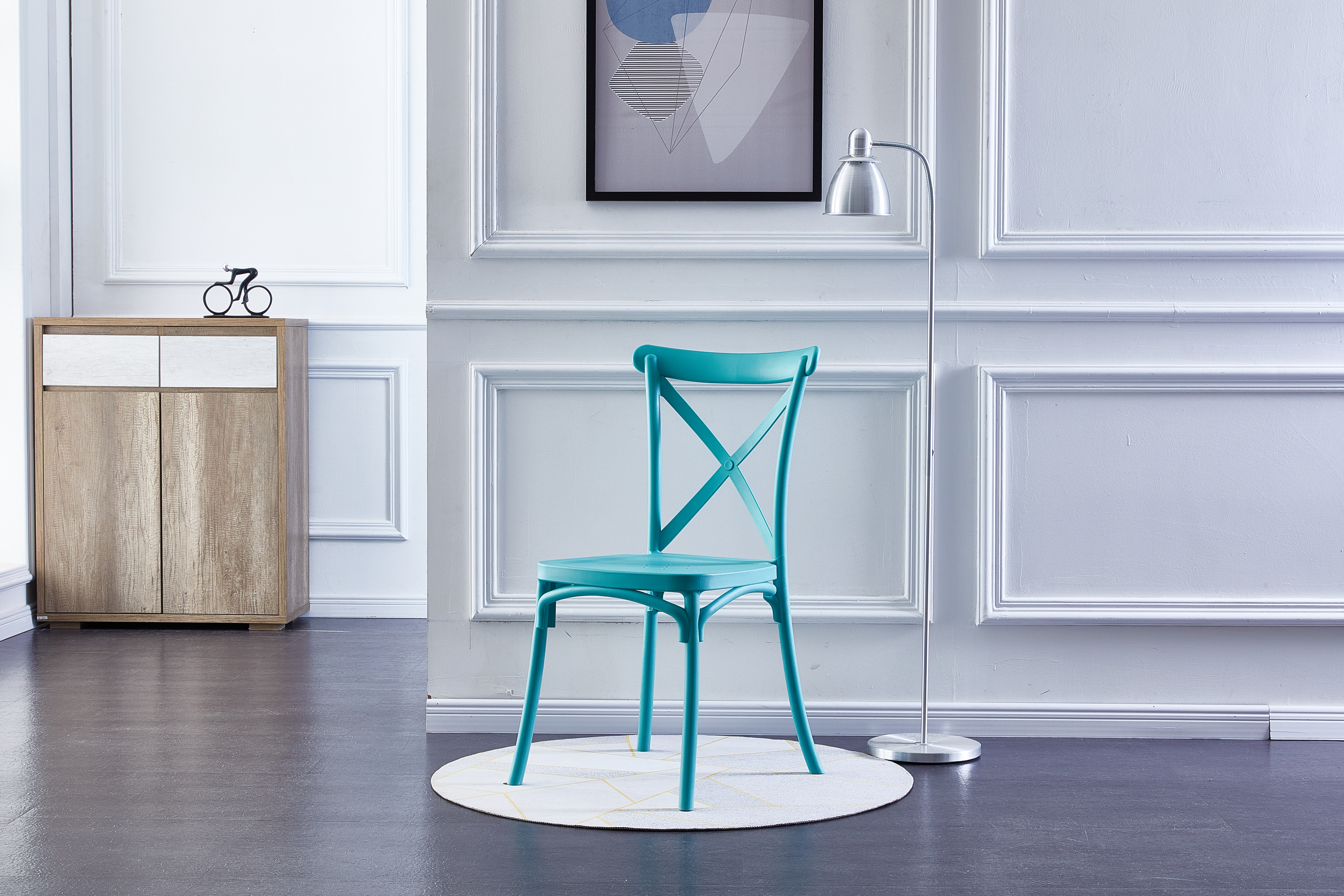 Silla con respaldo cruzado