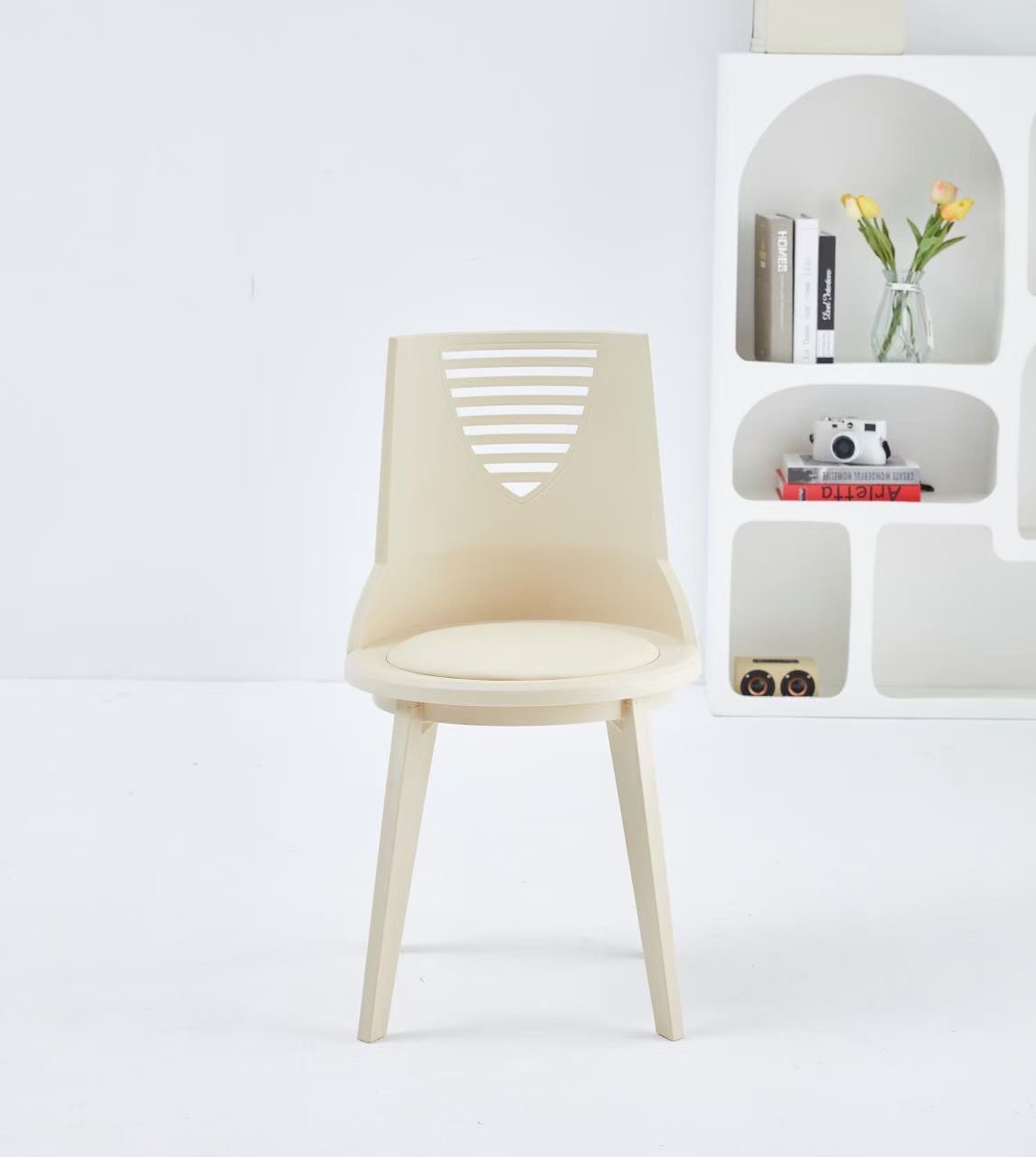 Muebles de jardín de alta calidad, sillas apilables, silla de comedor de plástico tapizada de jardín PP