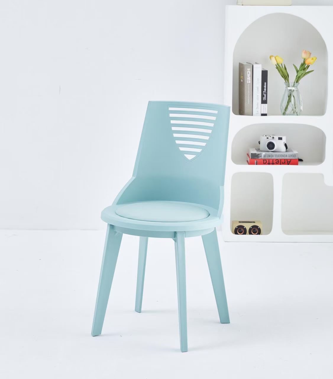 Muebles de jardín de alta calidad, sillas apilables, silla de comedor de plástico tapizada de jardín PP
