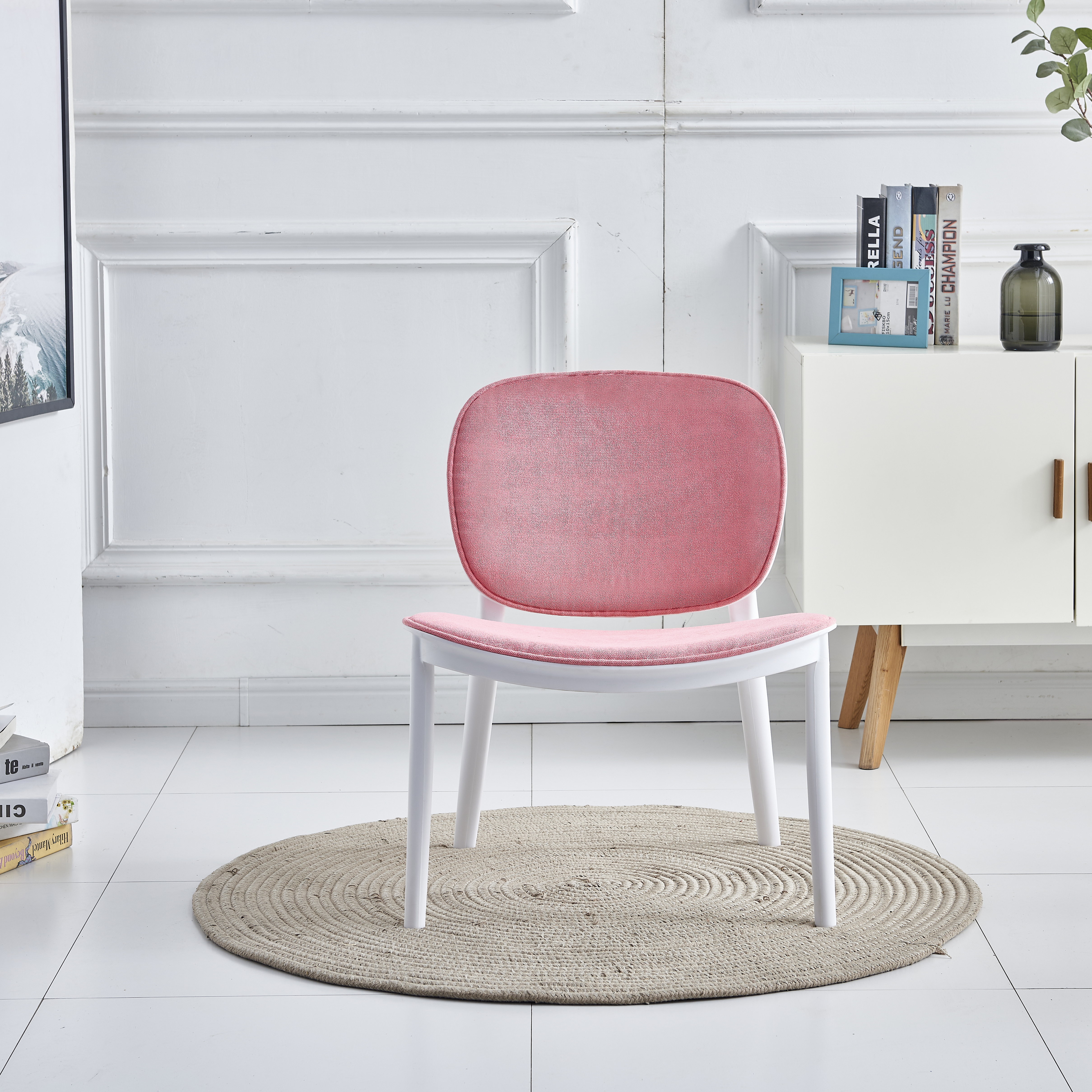 Sillas de comedor de plástico de lujo elegantes para el hogar, sillas de resina de patas bajas modernas con cojín