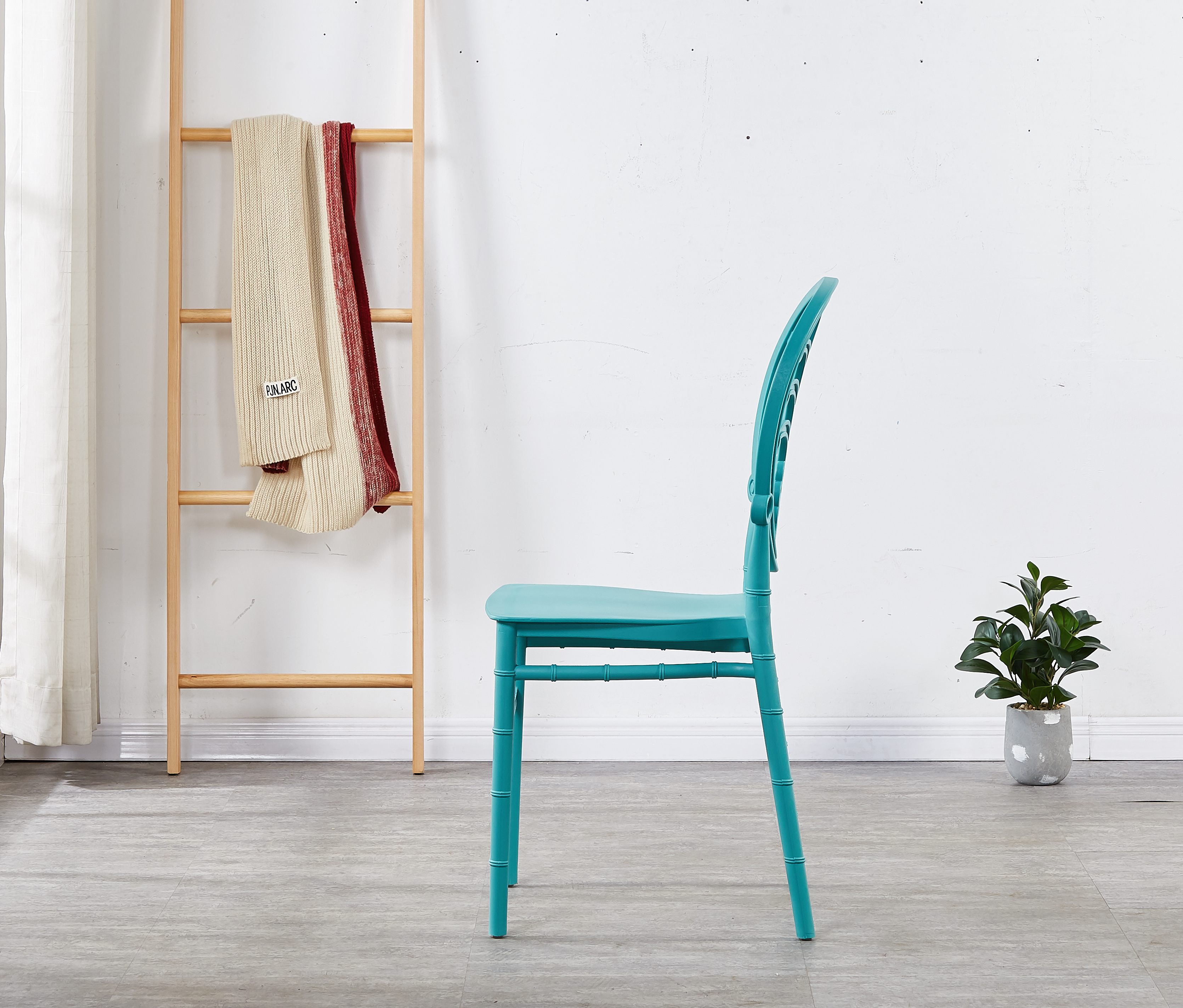 Silla plástica de los muebles Silla de bambú plástica modificada para requisitos particulares al aire libre del diverso color