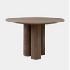 Mesa de comedor minimalista de madera natural con 3 patas cilíndricas, forma redonda única y lujo clásica