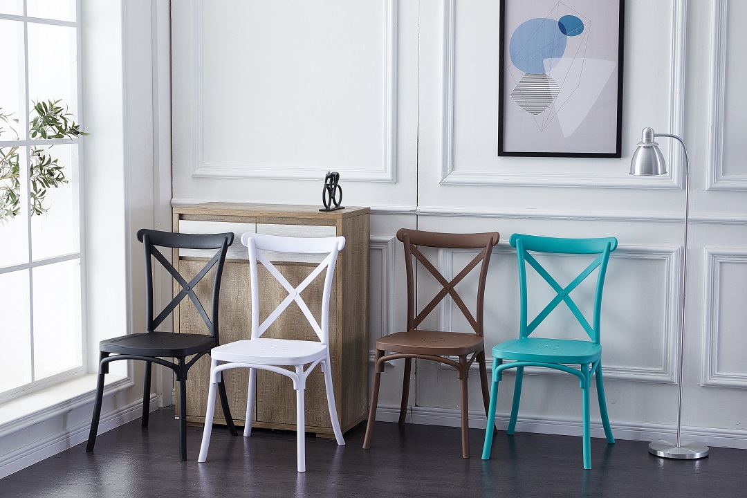 Silla con respaldo cruzado 11
