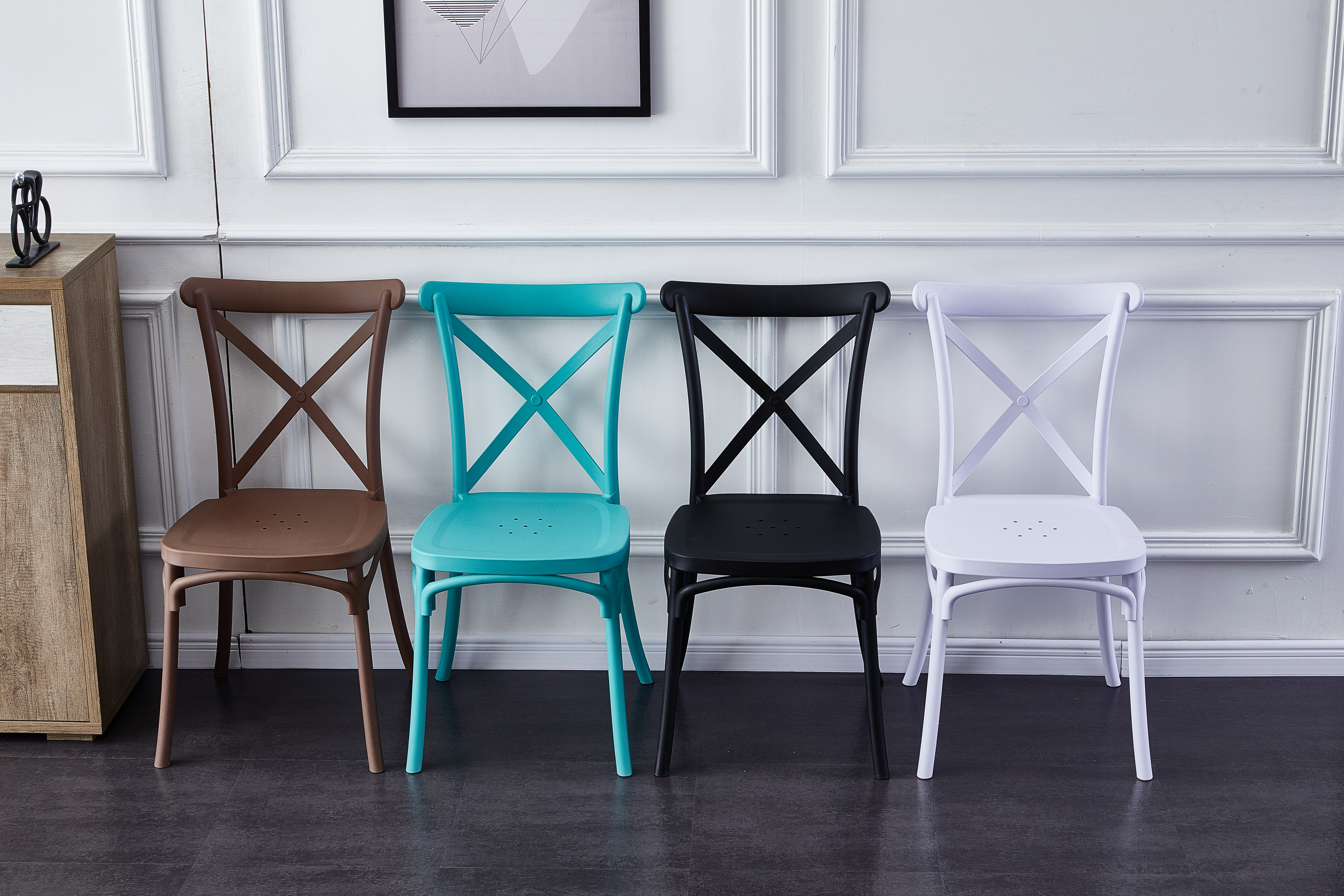 Silla con respaldo cruzado