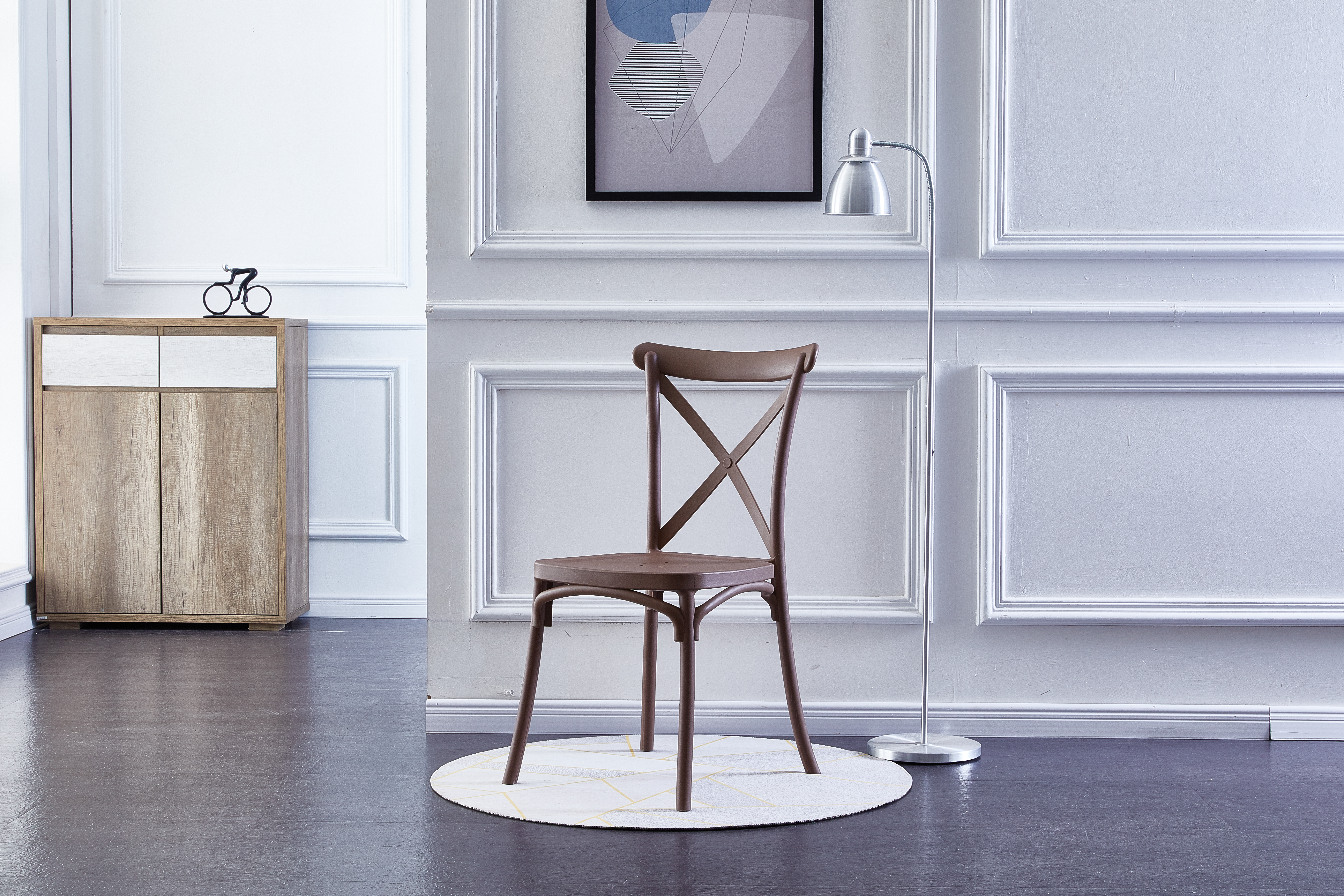 Silla con respaldo cruzado